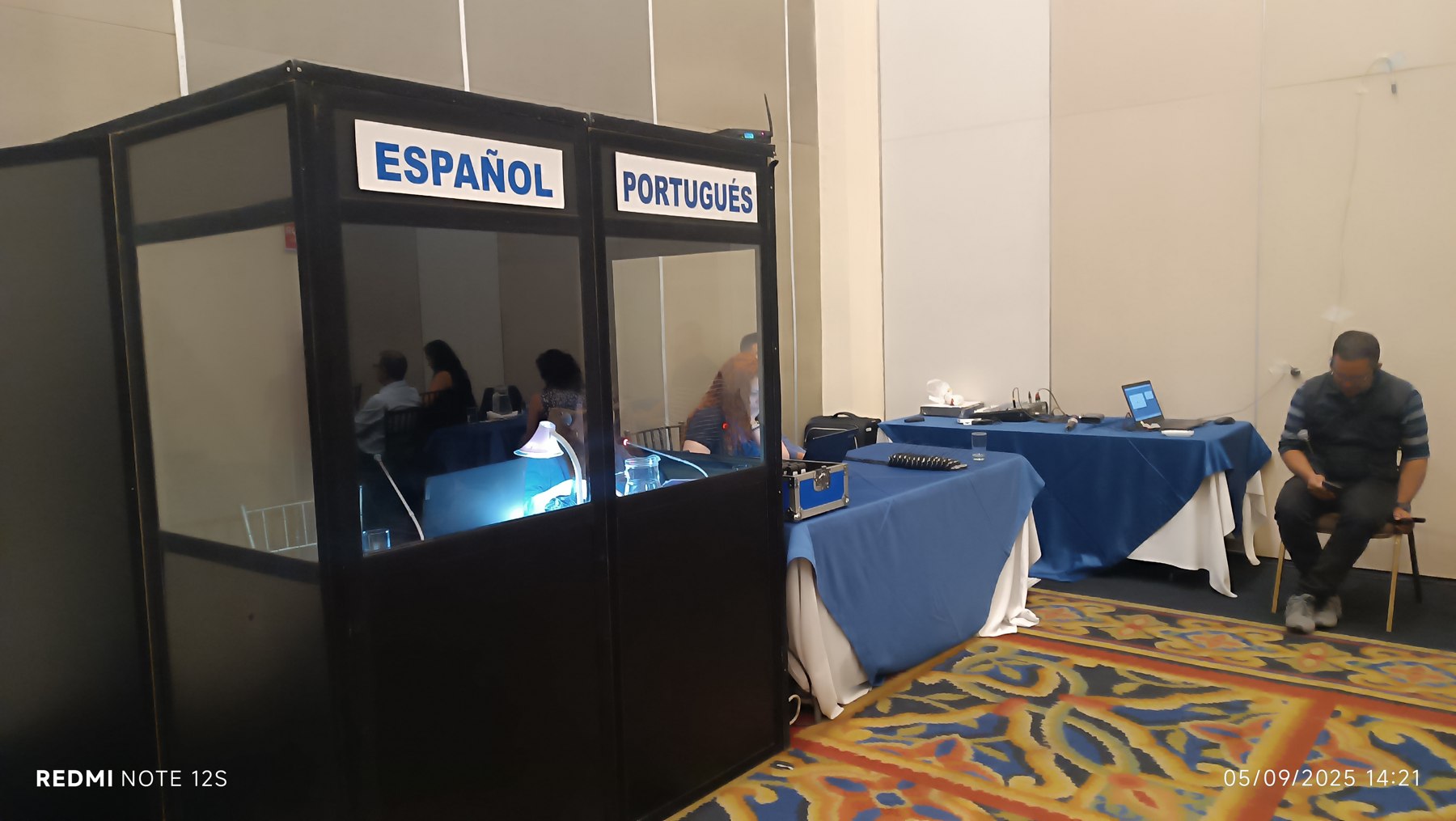 Cabinas de interpretación español y portugués